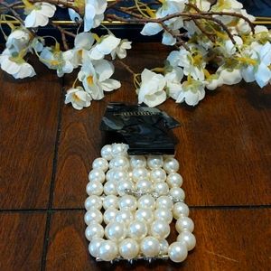 Costume jewelry bracelet